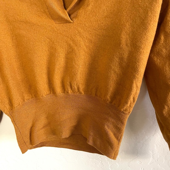 Madewell v neck collar top - Picture 7 of 8